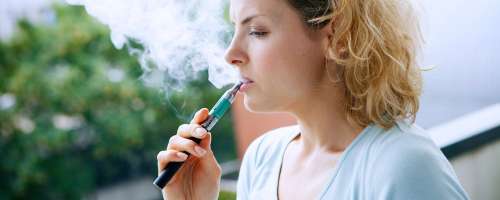 Pojav resnih plučnih obolenj zaradi elektronskih cigaret