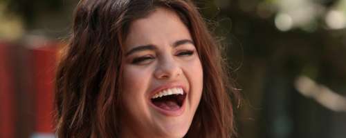 Selena Gomez blestela na predstavitvi filma