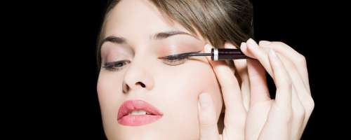 Trik za lažji nanos eyelinerja