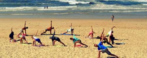 Joga in pilates: sprostitev za telo in duha na plaži!