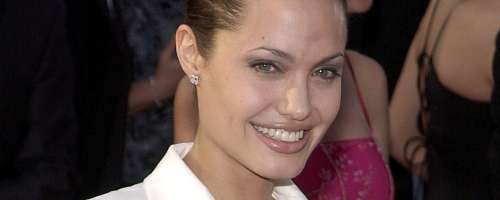 Čudaška Angelina Jolie