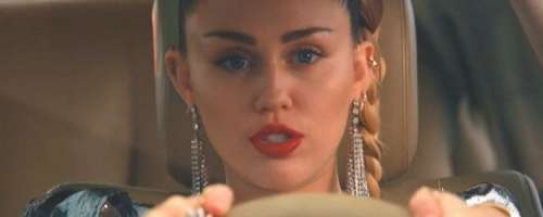 Miley Cyrus po dolgem času navdušila z novo pesmijo