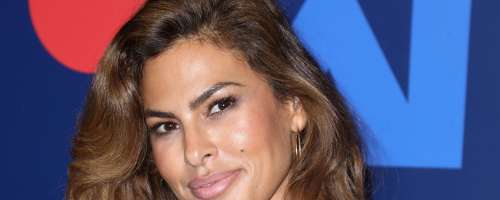 Eva Mendes pri 51-ih videti bolje kot kadarkoli prej