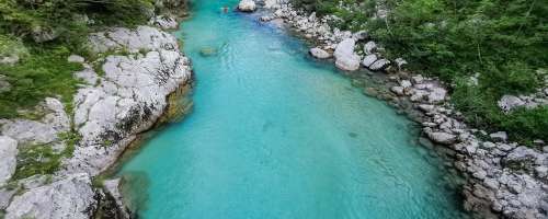 Odkrivamo najboljše foto kotičke Slovenije: dolina smaragdne Soče