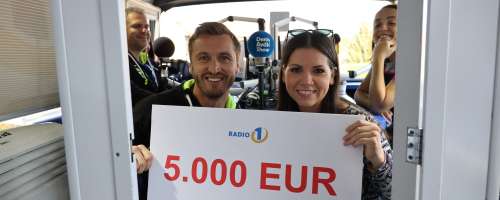 FOTO in VIDEO: Avdić predal ček za 5000 eurov