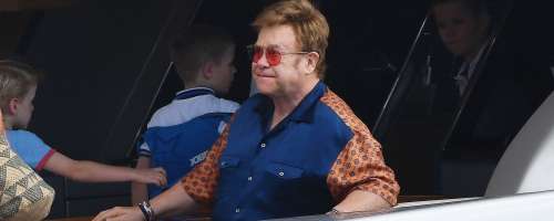 Elton John je skoraj umrl