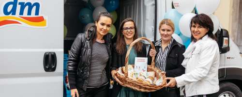 Prvo donacijo akcije dm drogerie markt Slovenija - Združimo korake prejela OŠ Ledina