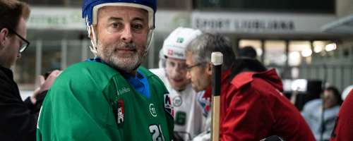 FOTO: Zakaj so se hokejisti Olimpije znesli nad Anteninim voditeljem?