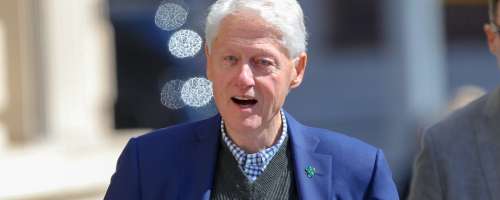 Billa Clintona na intenzivni oddelek niso namestili zaradi hudega stanja