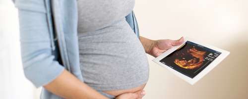 Je nosečnost po 35. letu res bolj tvegana?