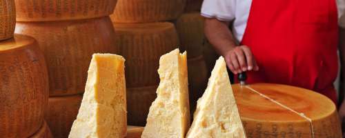 Parmezan ni samo sir, je najboljši trdi sir z bogato zgodovino