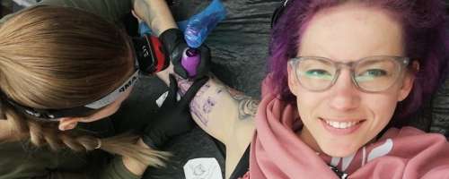 Nova tetovaža razkriva Laro, kakršne še ne poznate