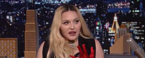 Madonna na domiselni način napovedala svetovno turnejo
