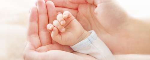 V Sloveniji lani rojenih najmanj otrok doslej