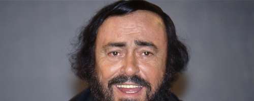 Pokojnega Pavarottija počastili z zvezdo na Pločniku slavnih