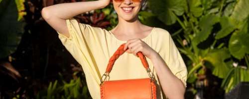 Popolni poletni stil z neskončno zapeljivimi kombinacijami torbic in poletnih sandal!