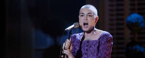 Sinéad O'Connor: Tragična izguba ikone glasbe brez znakov kaznivega dejanja