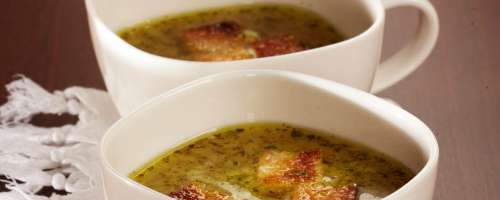 Recept: Krepka juha s česnovim pridihom