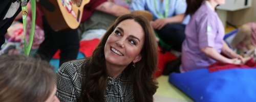 Kate Middleton stopa po stopinjah tašče princese Diane