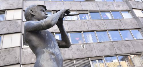 rtv slovenija deček s piščalko