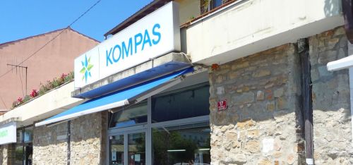935220_081-kompas