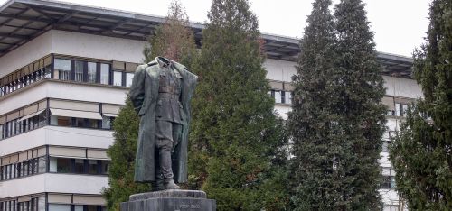 titov spomenik velenje-bobo