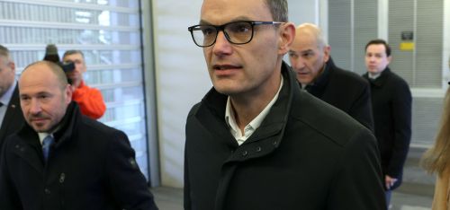 1774523668-9y3a4033-1774523637630