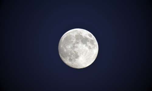 Junijska 'jagodna' polna luna prinaša dve močni energiji
