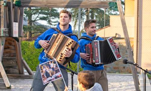 Duo Zemljotres: Prijatelja, sošolca, morda tudi sodelavca