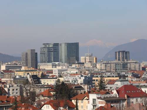 Se bodo cene na slovenskem trgu nepremičnin končno umirile?