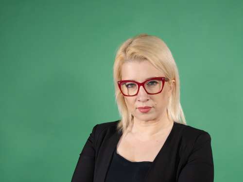 Novinarka Preiskovalno.si Nataša  Markovič je nominirana za evropsko novinarsko nagrado