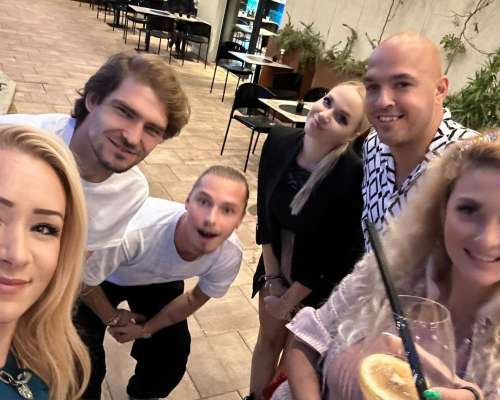 Ženini in neveste razigrani na prvi obletnici