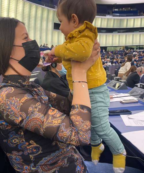 Mamica v evropskem parlamentu