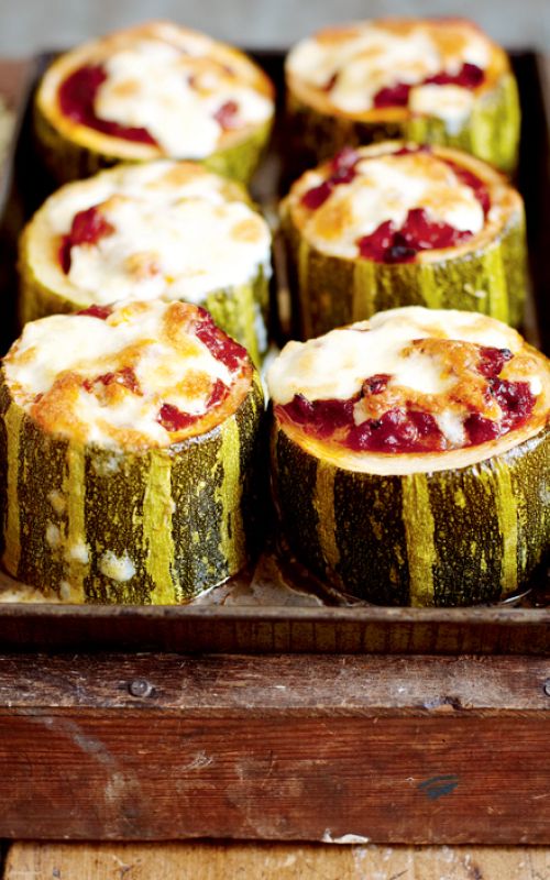 Pečena velika bučka z nadevom »amatriciana«