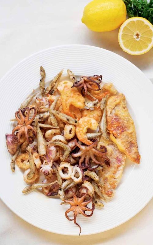 mesane ocvrte ribe in morski sadezi-fritto misto