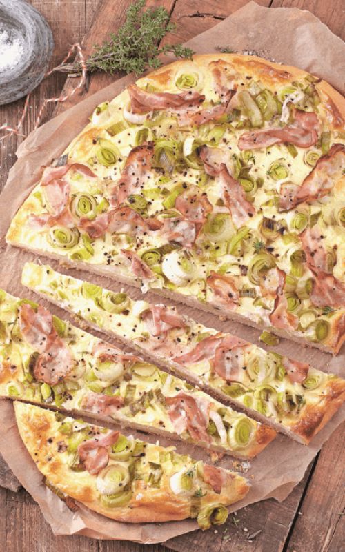 Flammkuchen, pogača s šunko in porom