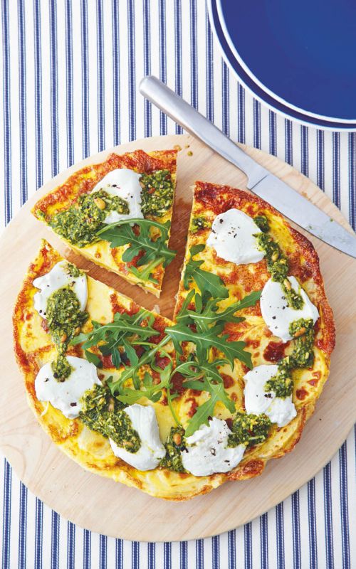 Krompirjeva omleta s pestom in kozjim sirom