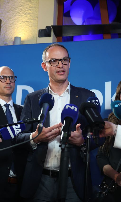 logar demokrati