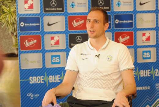 879-56-oblak ap