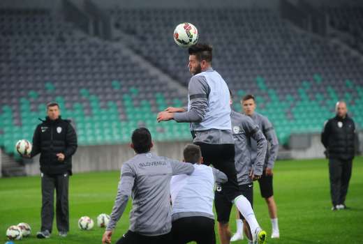 881-5-3trening slovenija nogomet gw