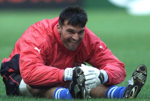 pavel srnicek re