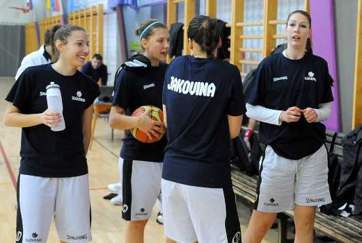 kosarka zenska reprezentanca-trening ap