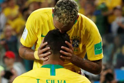 Thiago Silva in Neymar