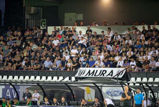 mura tribuna navijaci