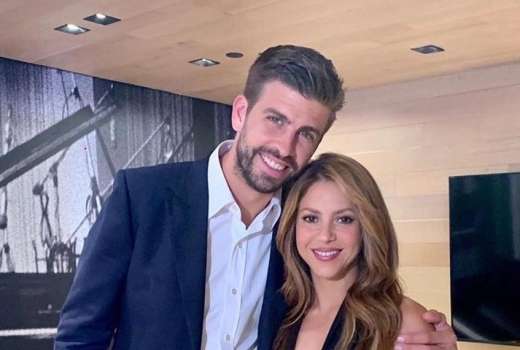 Shakira in Pique ..