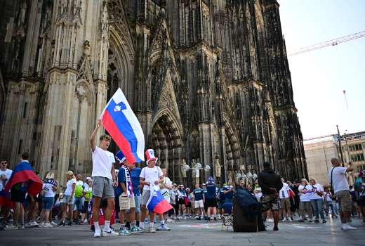 slovenci katedrala slovenski navijači