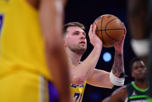 luka dončić (2)