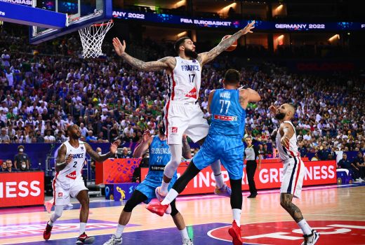 Vincent Poirier, Luka Dončić (Francija - Slovenija)