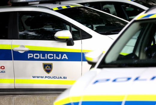 policija policijski avto