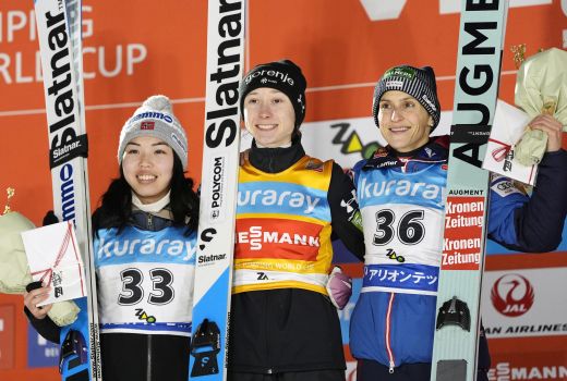 Thea Minyan Bjoerseth, Nika Prevc, Eva Pinkelnig